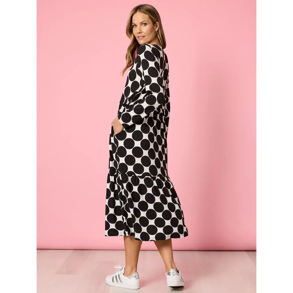 Tres Bien Black/White Dress C49390