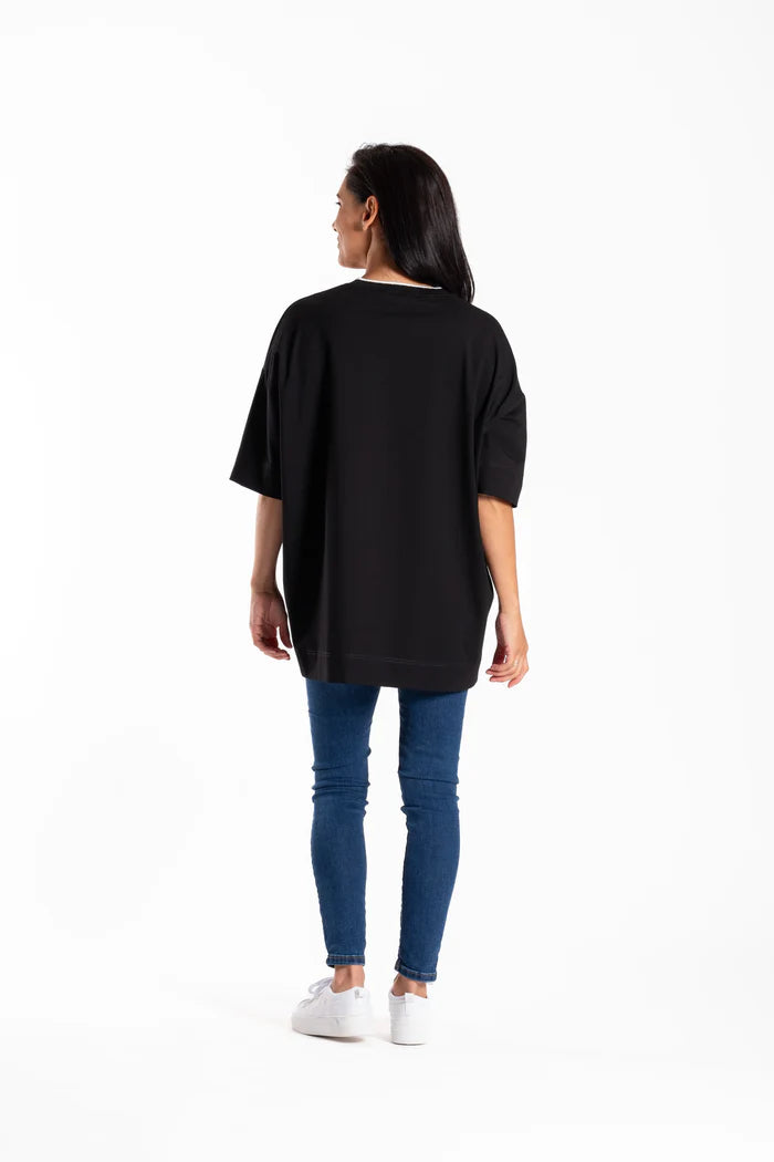 Black Flower Pot Box Tee JS25-143