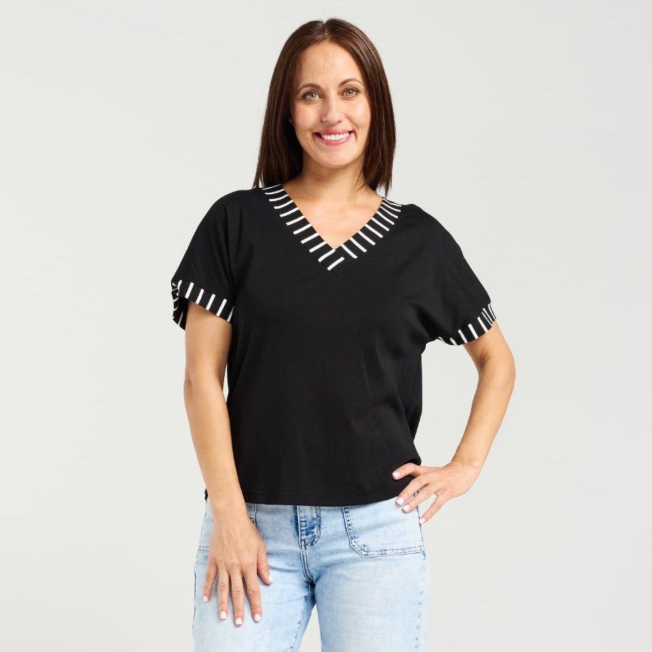 Cora Top Black S6007A