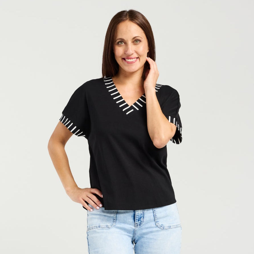 Cora Top Black S6007A