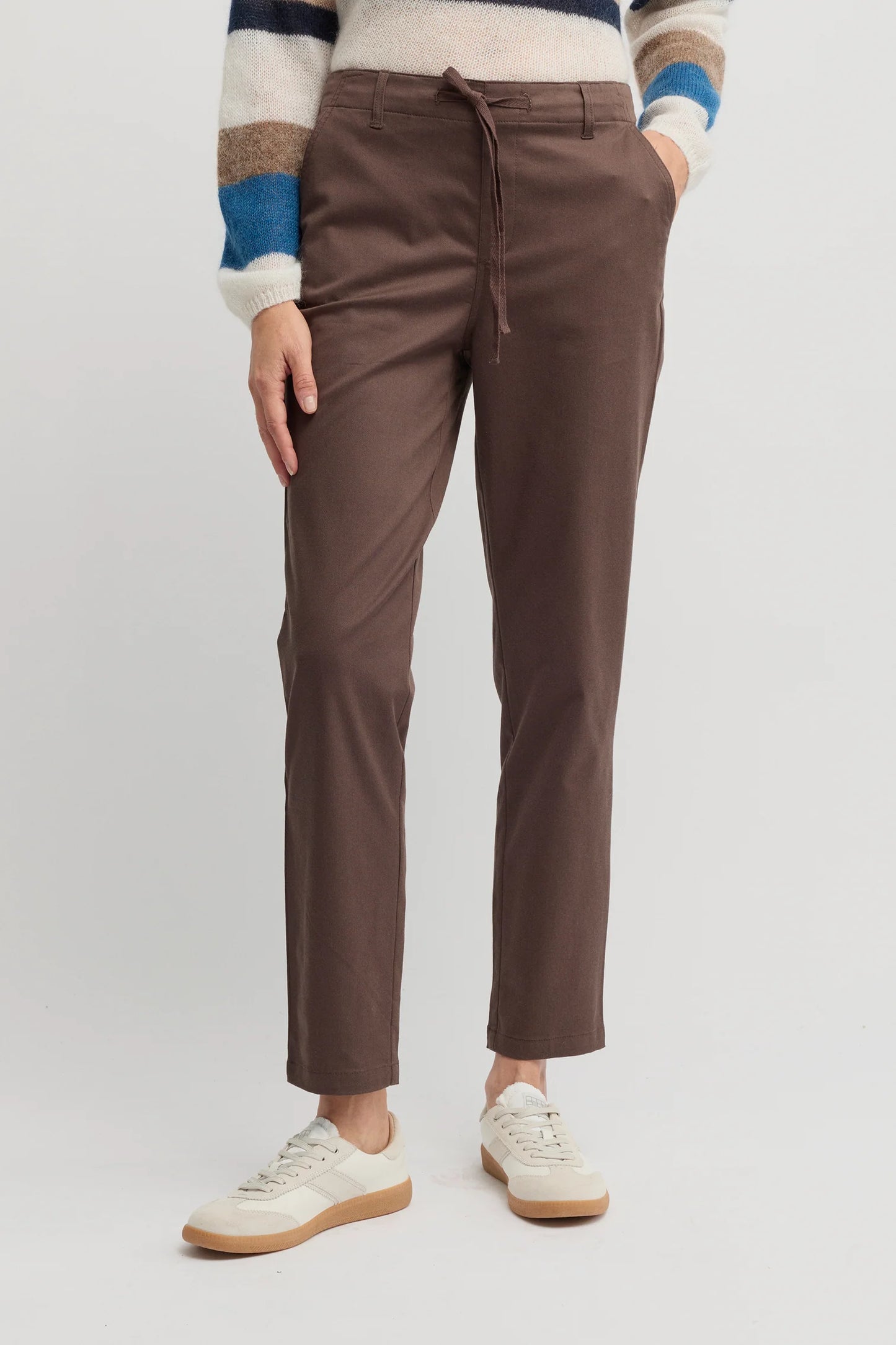 Nova  Truffle Jogger YT8051
